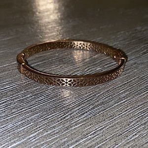 Print Fossil Rose Gold Clasp Bangle
